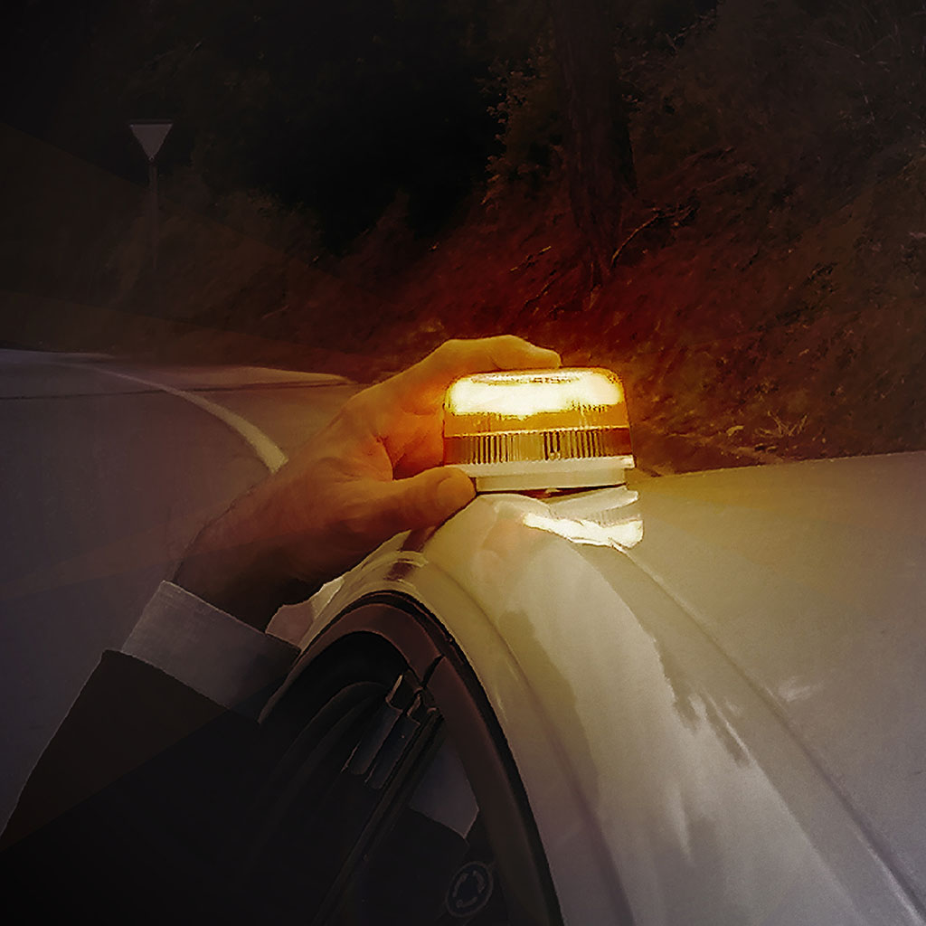 ¿Cuándo será obligatoria la señal luminosa V16 que sustituye a los